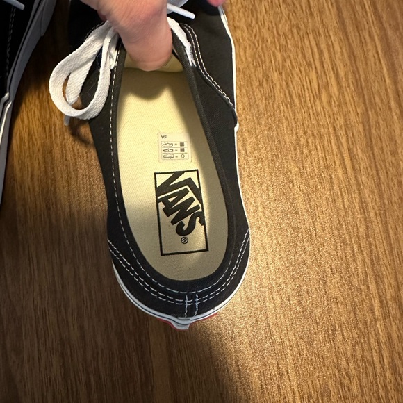 Authentic Vans - Picture 6 of 8